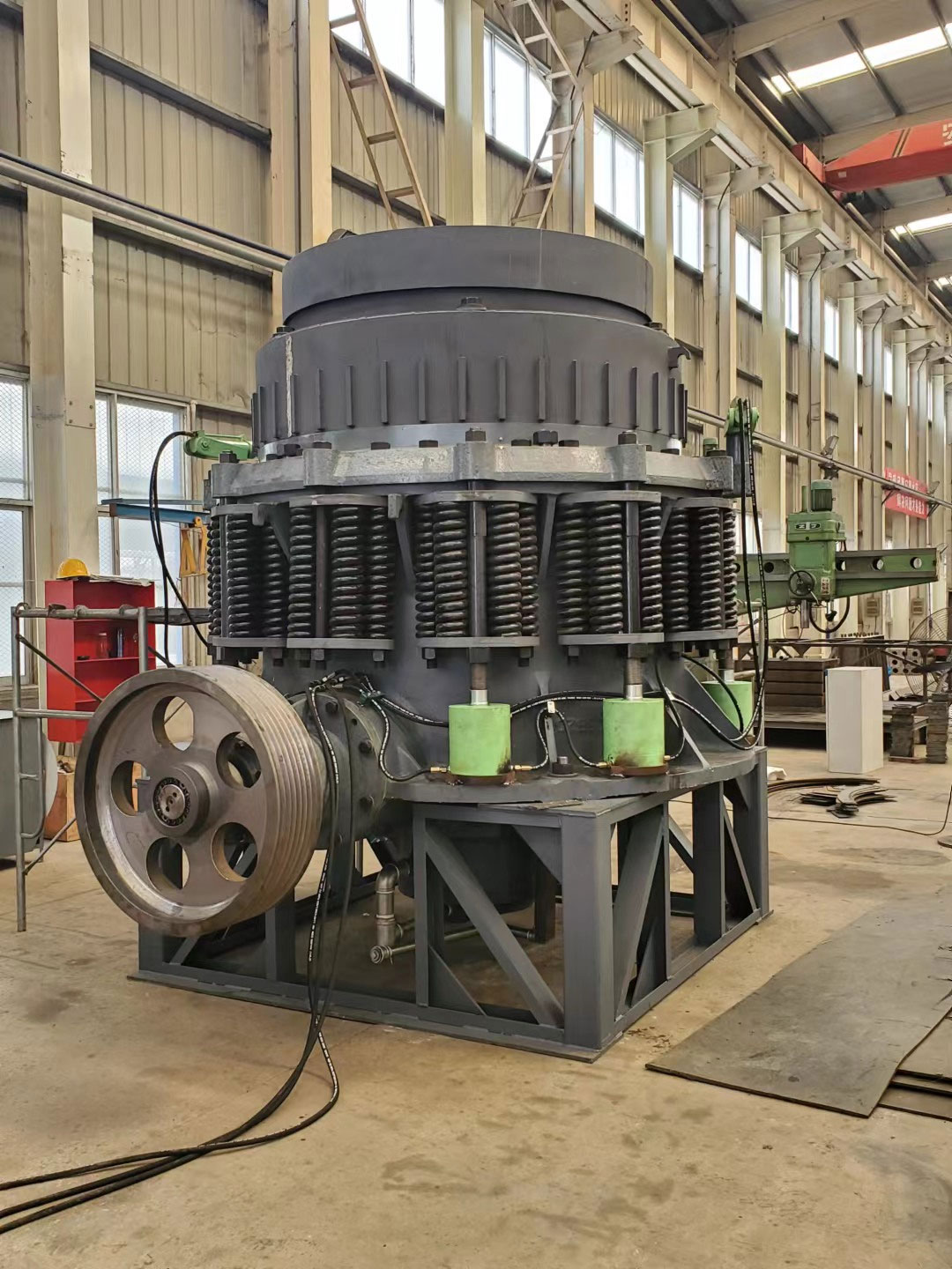 高效復(fù)合圓錐破碎機(jī)